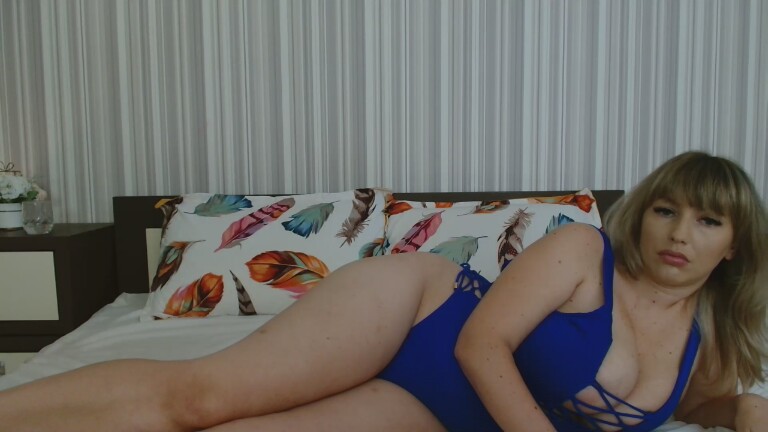 VALEERYIA's Streamate show and profile