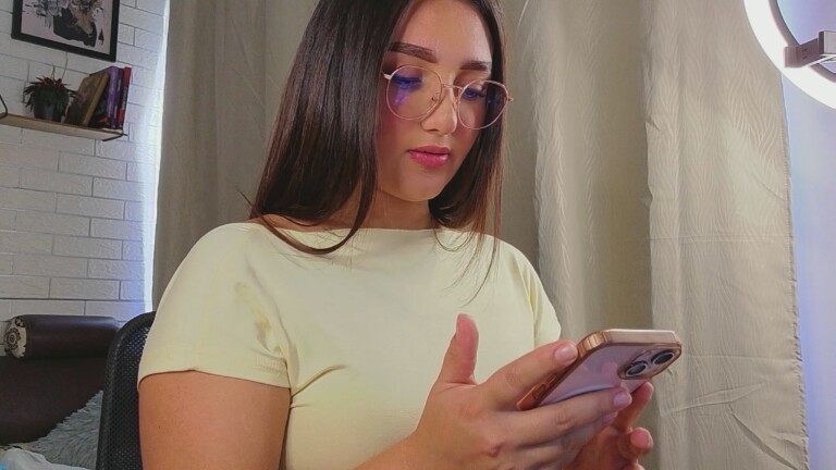 KaateLuu's Streamate show and profile