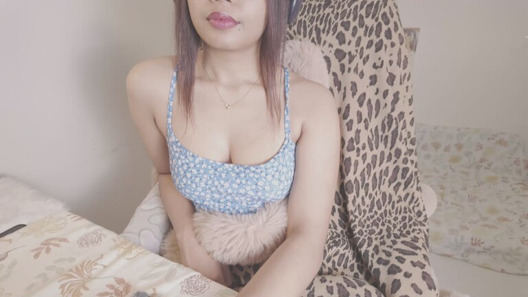 NaughtyNoori's Streamate show and profile