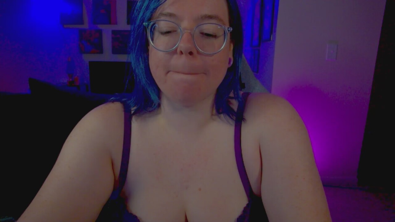 KiraSpitQueen