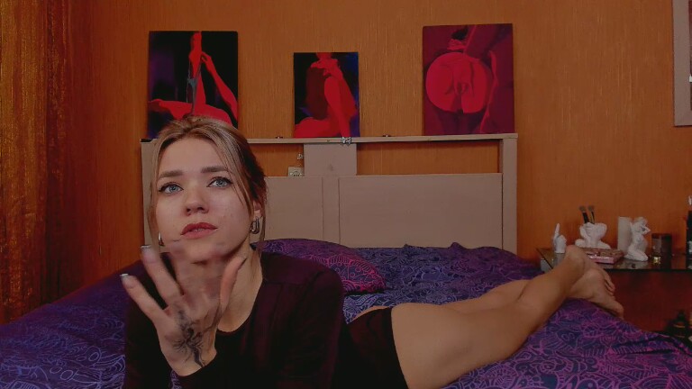 Alyonaqueenn's Streamate show and profile