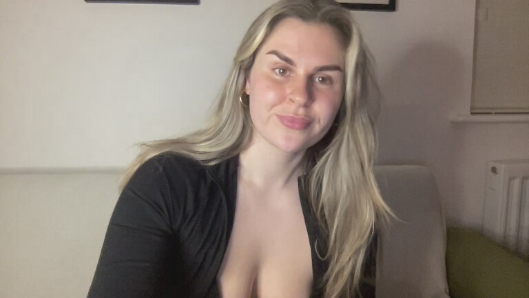 ClaraXVale's Streamate show and profile
